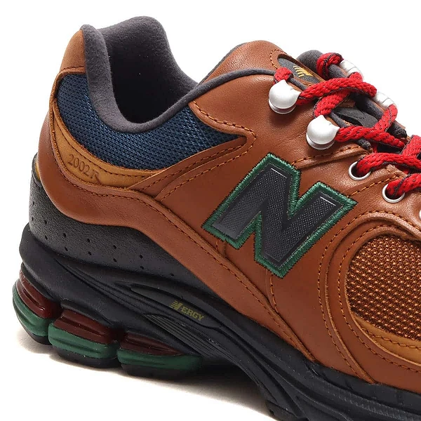 NEW BALANCE M2002 "HIKING PACK"