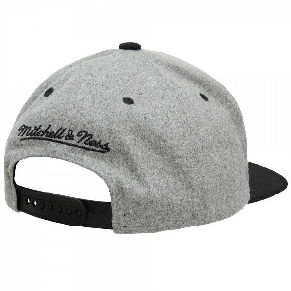 Gorra plana San Antonio Spurs NBA Melton Patch de Mitchell and Ness