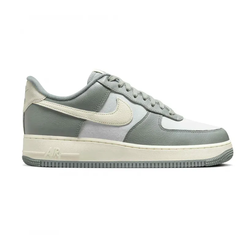 Zapatillas Nike Air Force One Low LX "Mica Green"