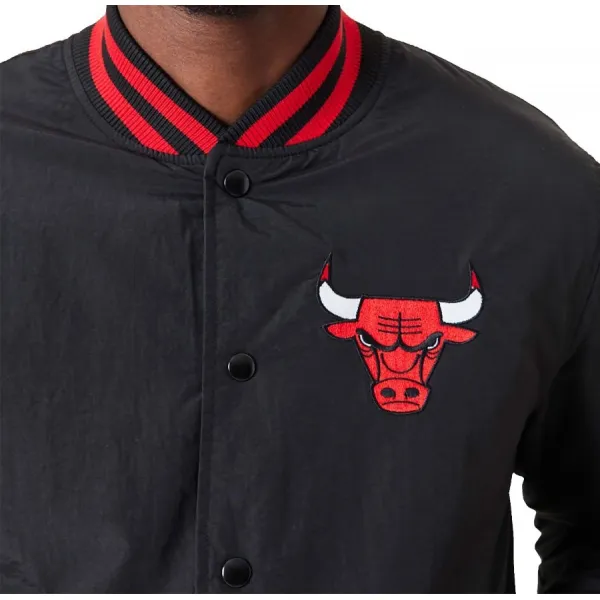 Chaqueta Bomber Chicago Bulls NBA Team Script New Era detalle