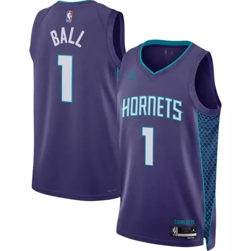 Camiseta LaMelo Ball con Charlotte Hornets Jordan Statement Edition