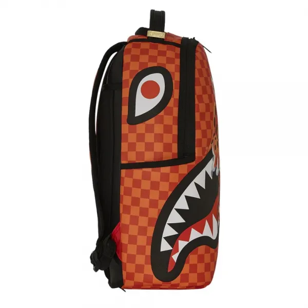 Mochila Sprayground Cheetos colaboracion exclusiva vista lateral